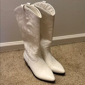 Wild Fable White Heeled Boots